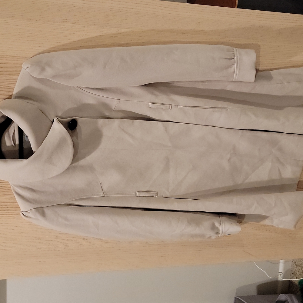 Lightweight coat